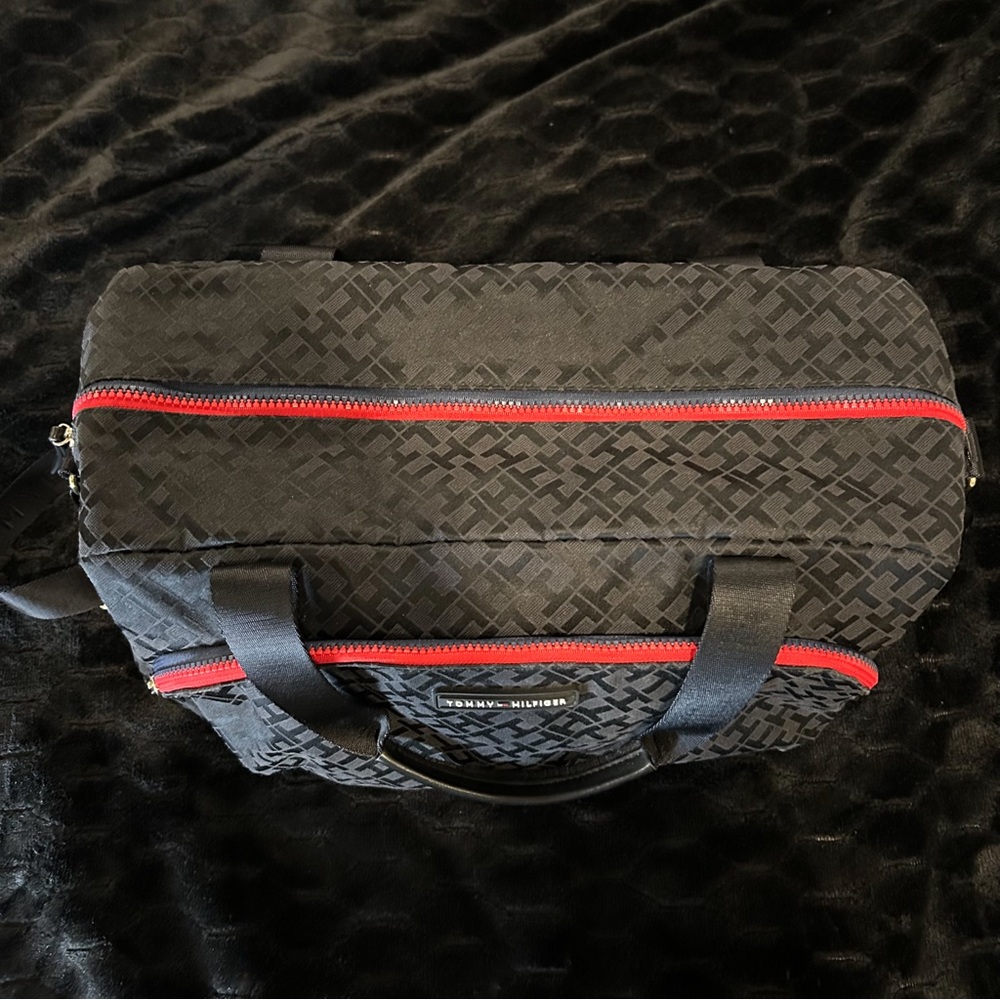 Tommy Hilfiger Jacquard Black Weekender or Diaper Bag - Picture 10 of 16